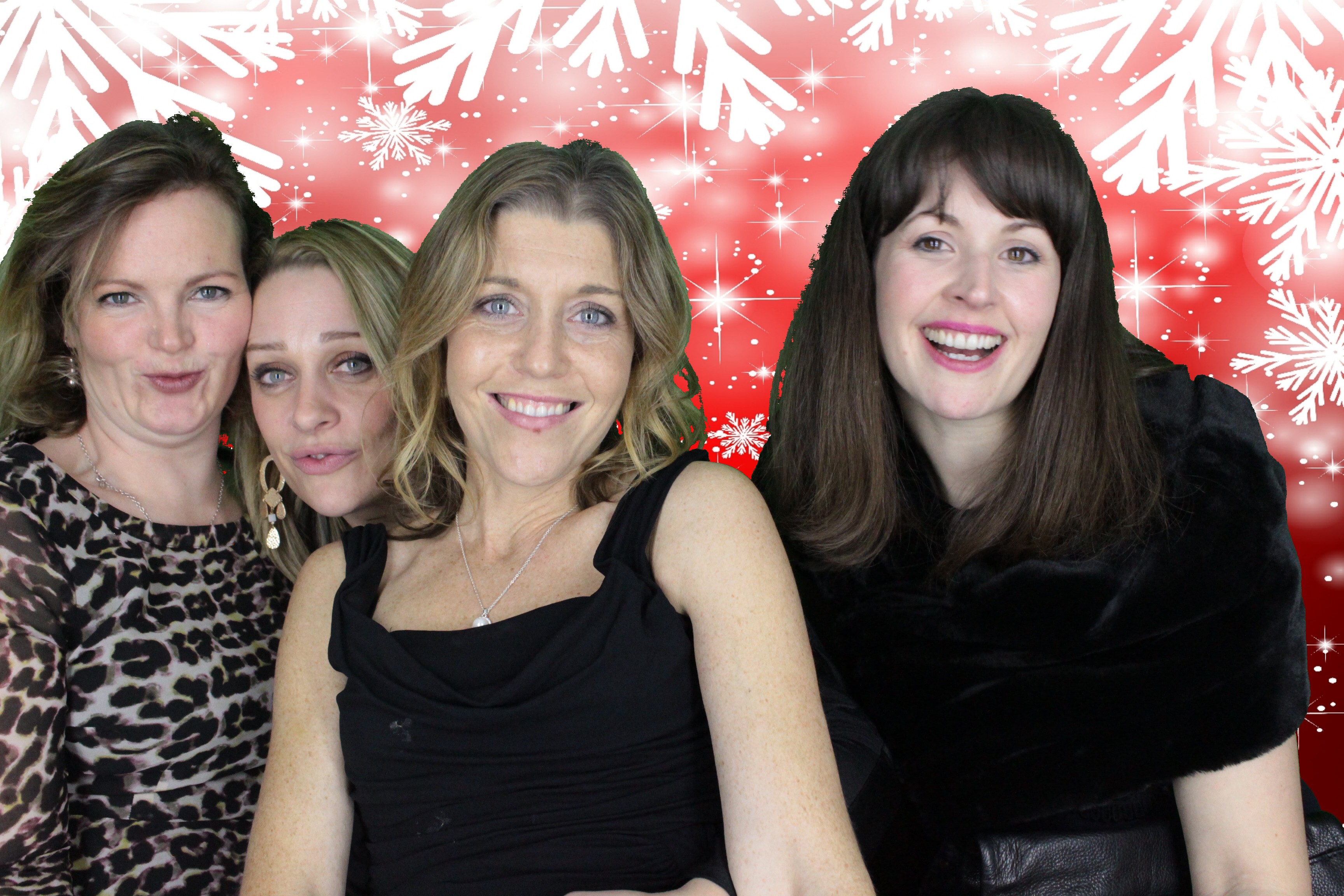 Upavon Officers' Mess Christmas Party | View more photos from the event at gallery.myphotoboothexperience.co.uk/u/MyPhotoBoothExperienceLtd/Upavon-Officers-Mess-Christmas-Party
